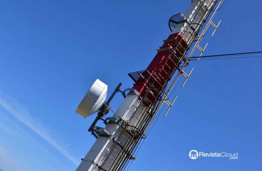 The telecommunications sector faces new cybersecurity challenges, accentuated by emerging technologies.