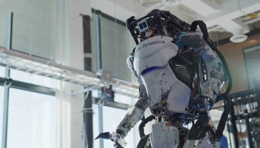 Boston Dynamics presents Atlas, a robot to replace humans in the automotive industry.
