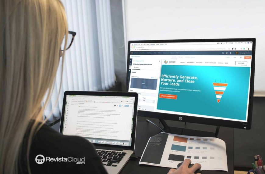 Alphabet is considering the acquisition of HubSpot to enter the CRM market.
