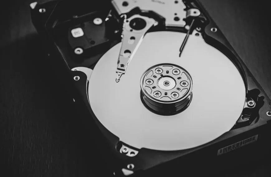 Hard Drive Units: The Fundamental Pillar for Reliable AI