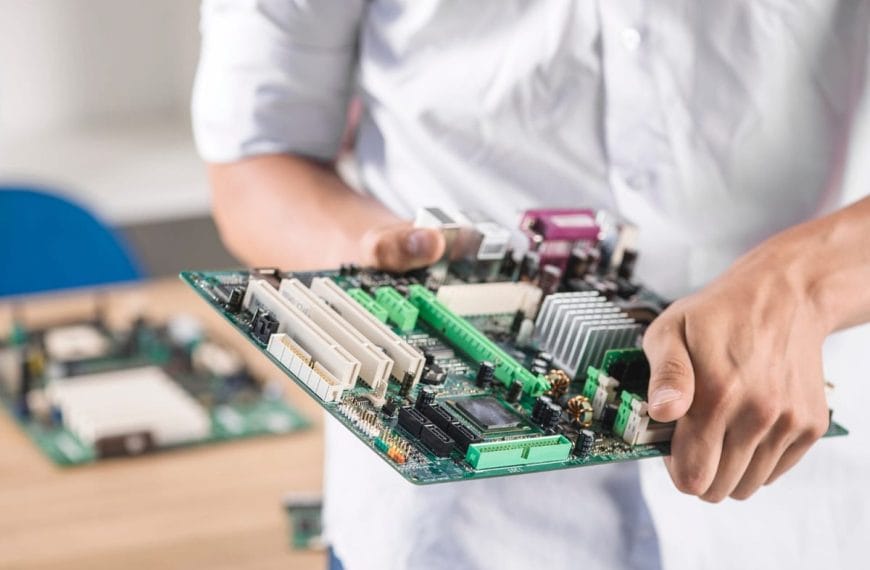 53% of IT professionals in Spain buy refurbished hardware.