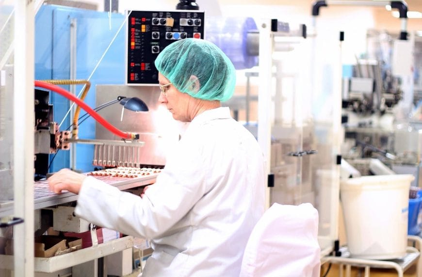 AI is revolutionizing the job market in the Catalan pharmaceutical sector.