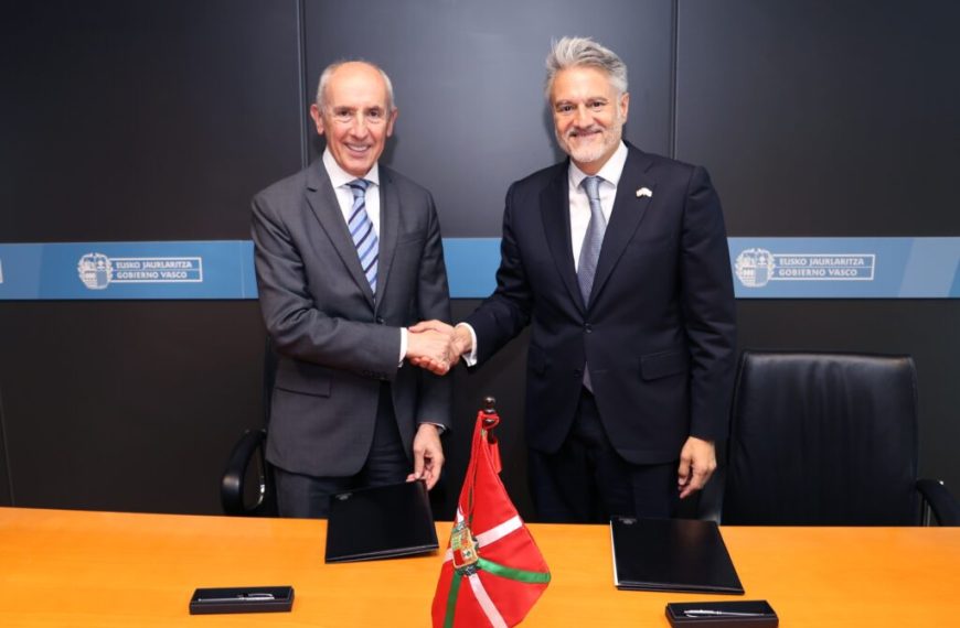 Microsoft and the Basque Government collaborate on child and youth cybersecurity.