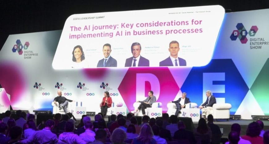 Technology experts warn that companies that do not use AI by 2025 will go unnoticed in the market.