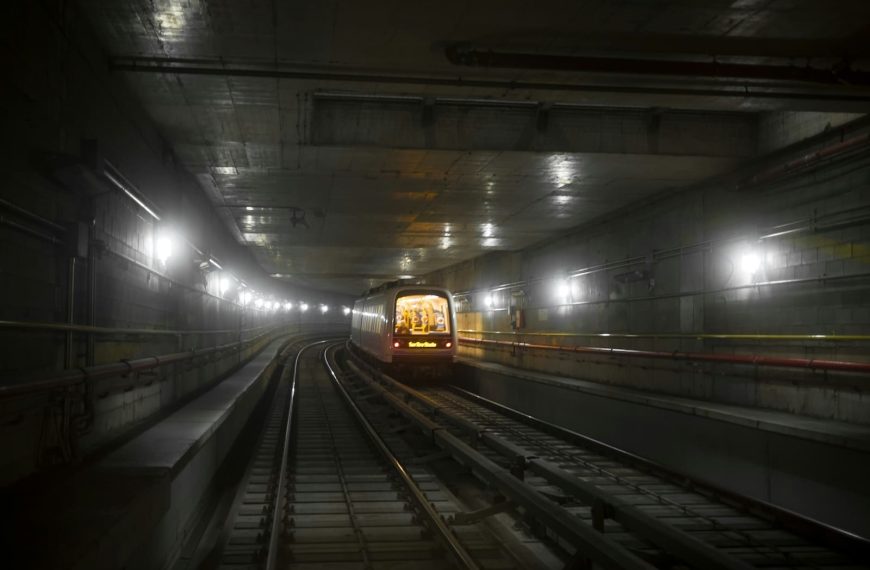 Deployment of fiber optic through existing infrastructure: An efficient and sustainable solution.