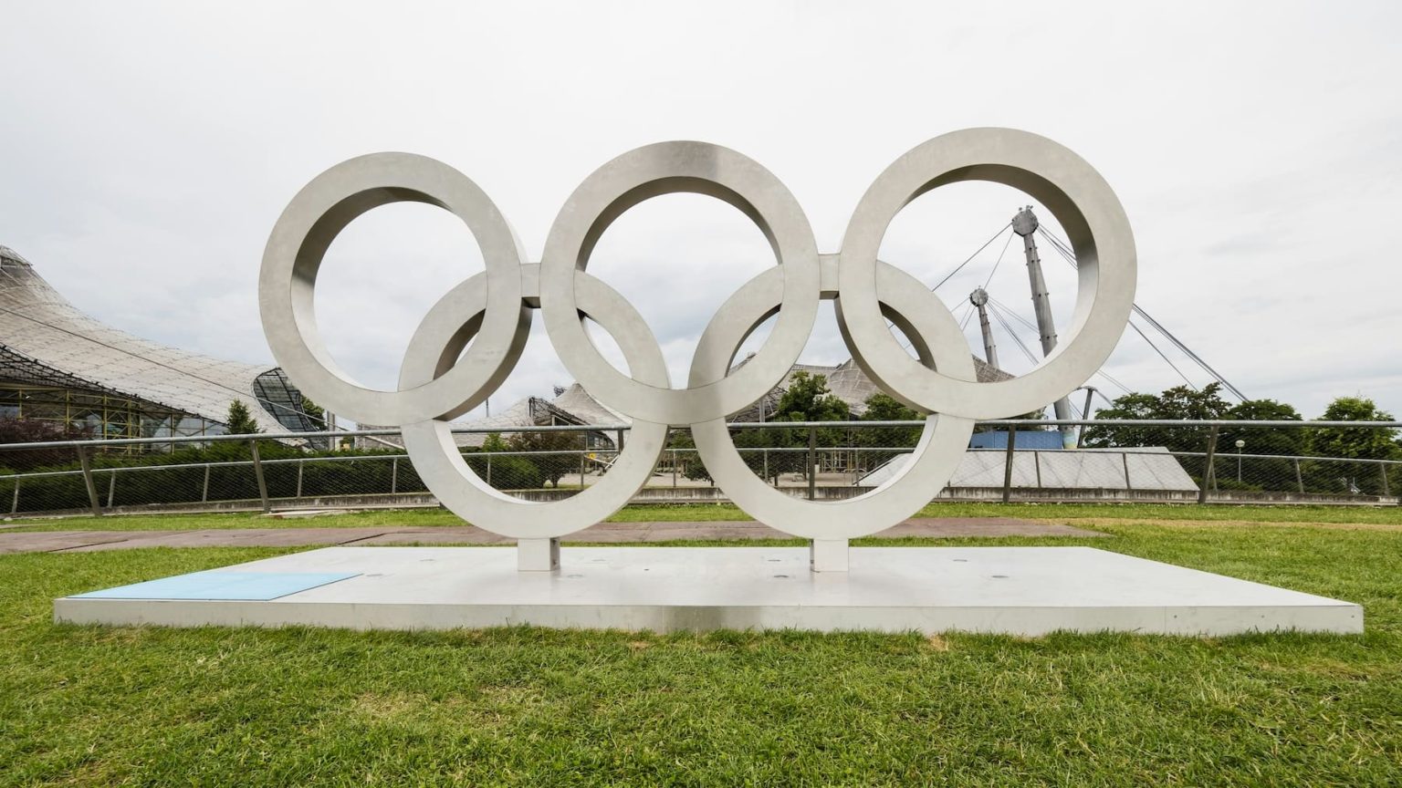 escultura anillos olimpicos juegos