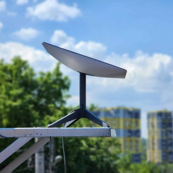 Starlink surpasses 2 million active customers in the U.S., driven by its aggressive offers and free antenna