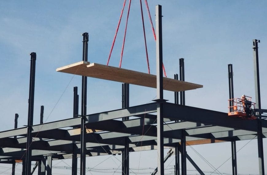 Microsoft bets on wooden data centers to reduce its carbon footprint.