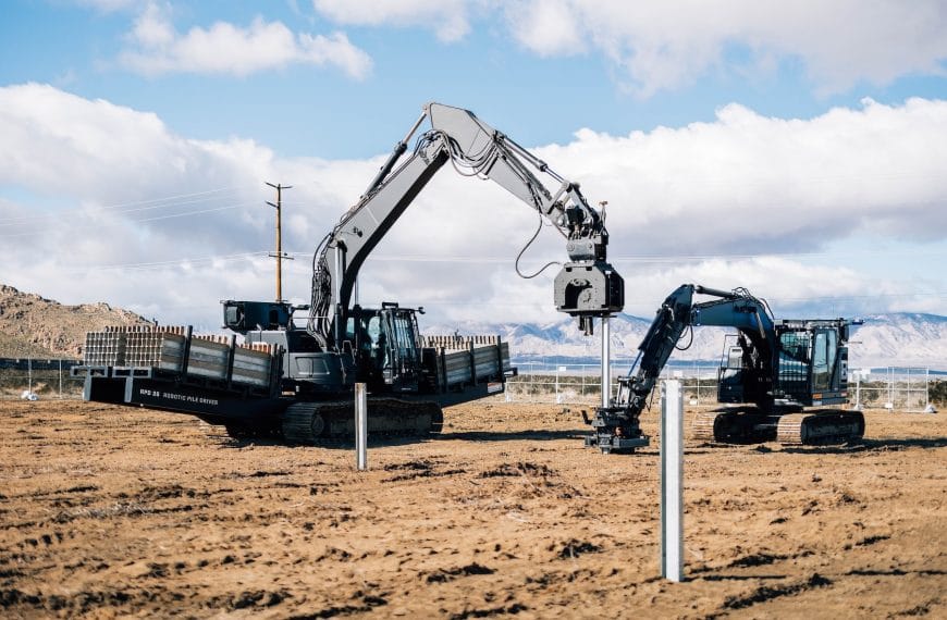 Automation Revolutionizes Large-Scale Solar Plant Construction