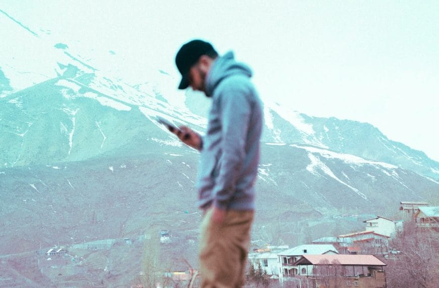 Cold Weather Also Affects Smartphones: Tips to Keep Their Performance in Winter