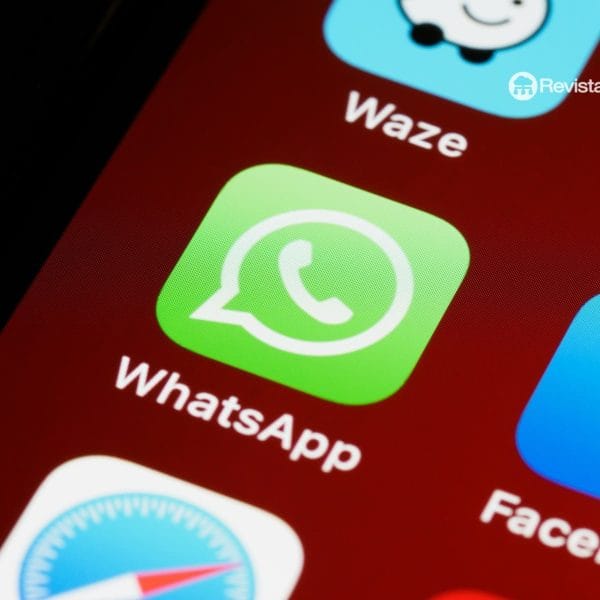 Russia Tightens the Grip on WhatsApp and Telegram: Communication Control Enters a New Global Phase