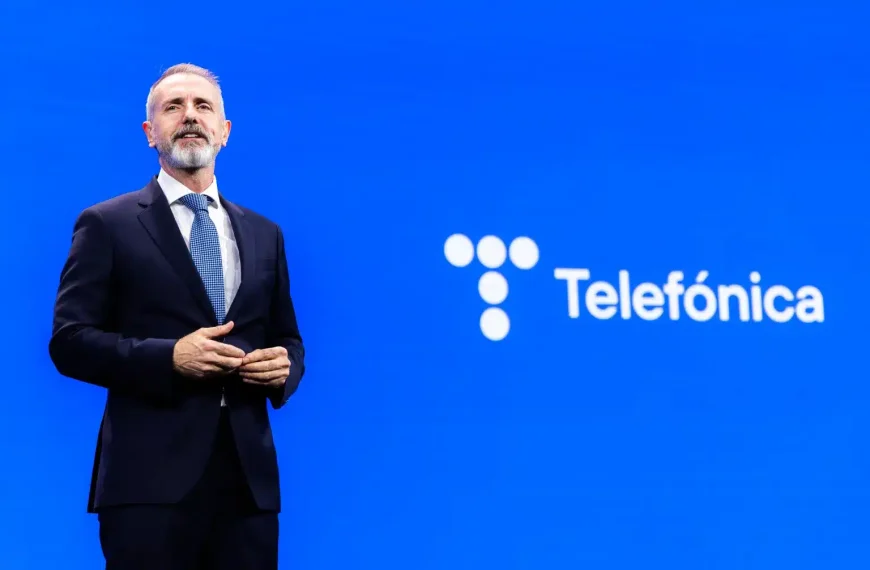Telefónica plans to cut up to 5,000 jobs in Spain, reports El Confidencial.
