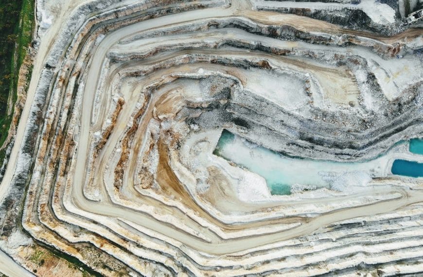 Europe Revives Strategic Mining: Green Light for Key Projects in Chips, Batteries, and Solar Energy with Spain Leading the Way