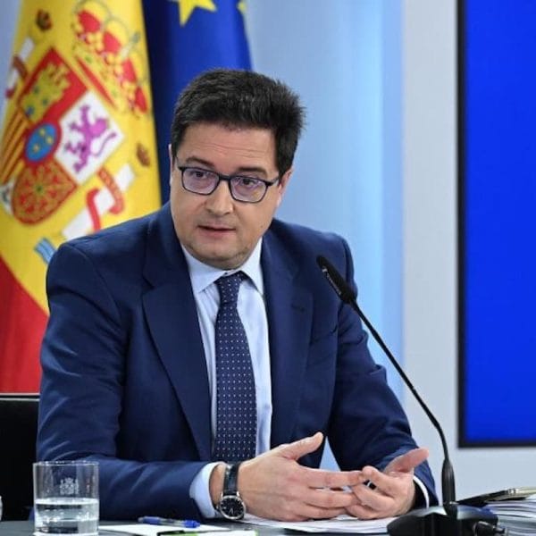 Spain Becomes the First Country to Try to Curb AI with Bureaucracy While the World Advances