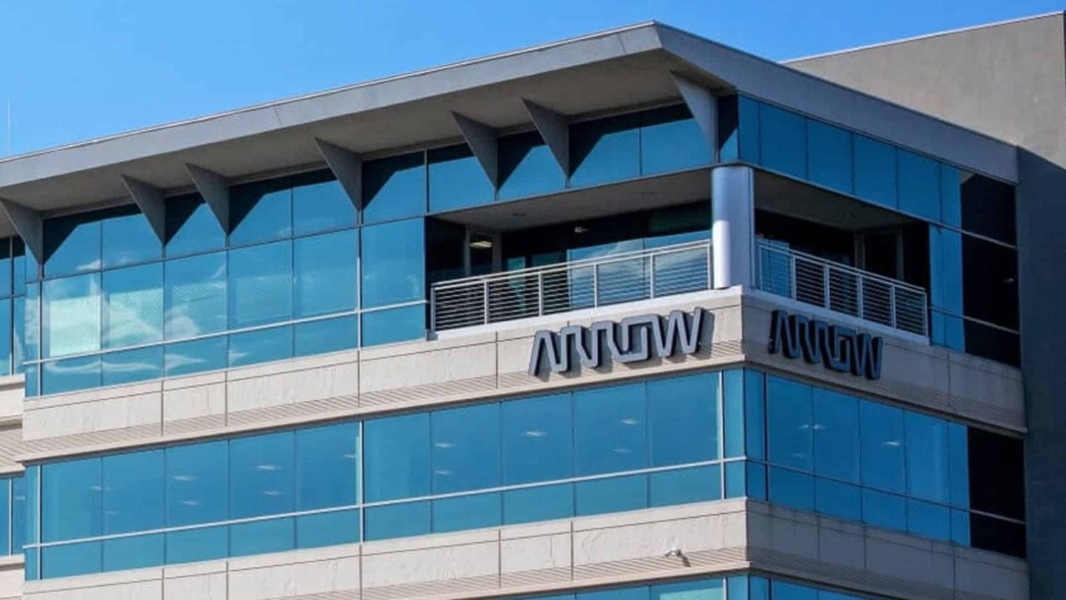 Arrow es nombrado Mejor Distribuidor de Valor Anadido 2023 para Europa en los premios ChannelWatch d