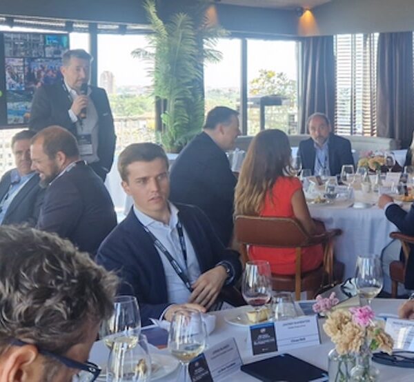 Big Data Leaders Call for Human Leadership and Judgment Amid Rise of Artificial Intelligence in Businesses