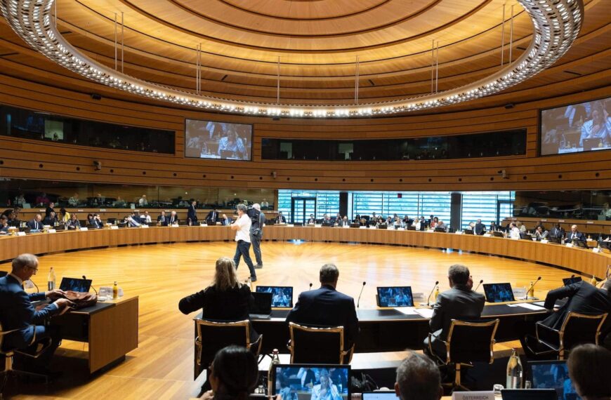 European Investment Bank Raises Financing Capacity to €100 Billion by 2025 to Strengthen Defense, Energy, and Technological Leadership