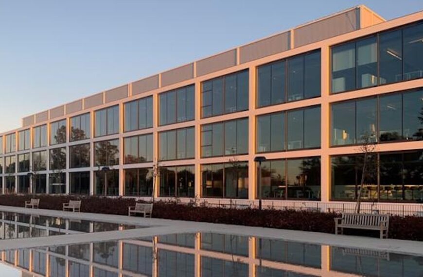 ESpanix: Over 35 Years of Uninterrupted Operation Serving Connectivity in Spain