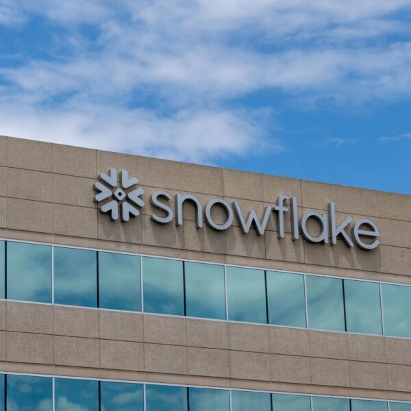 Snowflake introduces Snowpark Connect for Apache Spark™ in public preview