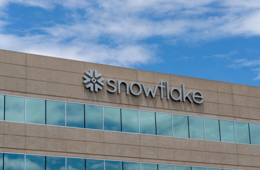 Snowflake introduces Snowpark Connect for Apache Spark™ in public preview