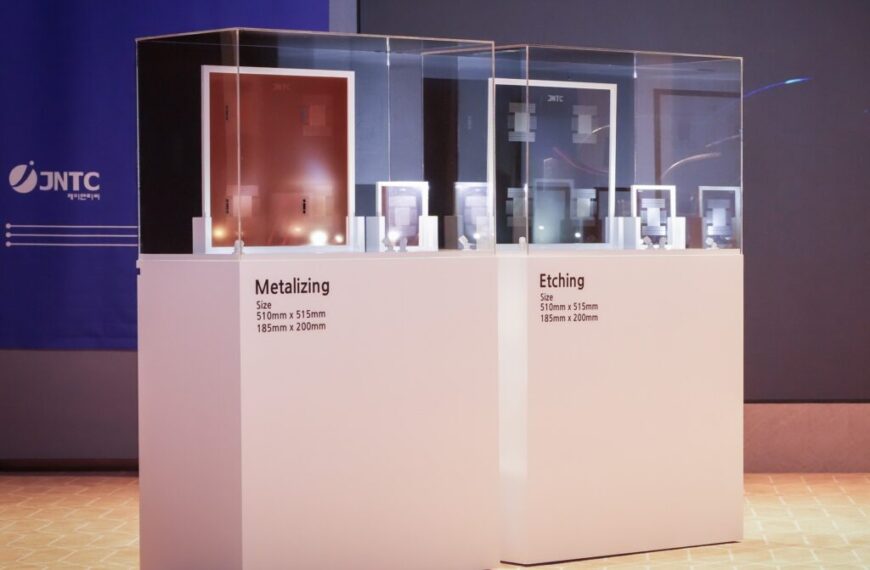 JNTC Presents Its New Glass Substrate for Semiconductors: The Next Leap in Advanced Packaging