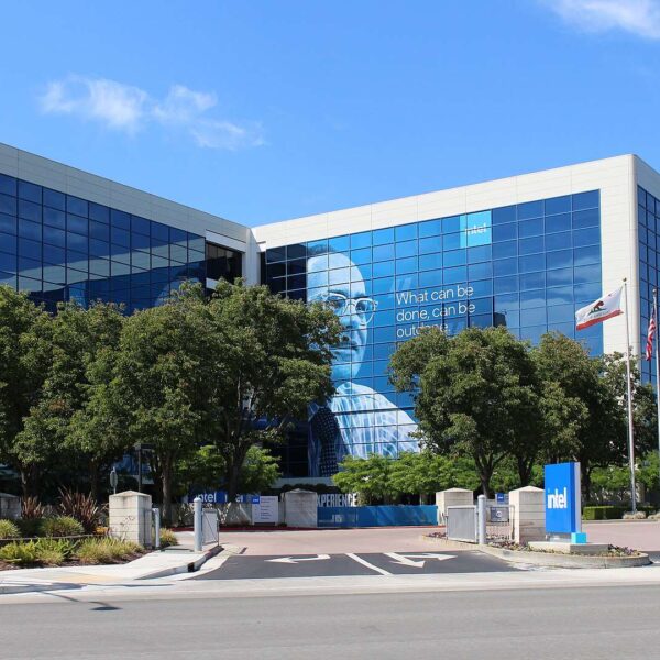 Intel Leads Semiconductor Sector Stock Rally Following Fed Rate Cut Hints