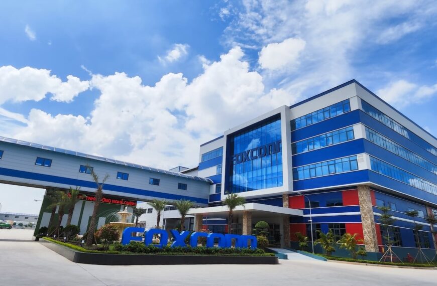 Foxconn’s Shift in Ohio Shows How Artificial Intelligence Is Redefining Its Global Strategy