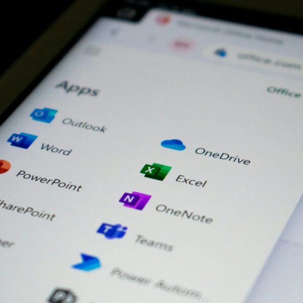 Microsoft Word Changes Its Rules: Your Documents Will Now Be Saved to the Cloud by Default