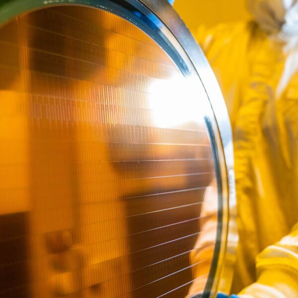 Intel Considers Selling Up to 49% of Its Foundry Business: Fresh Money, Political Control, and a Market That Doesn’t Celebrate