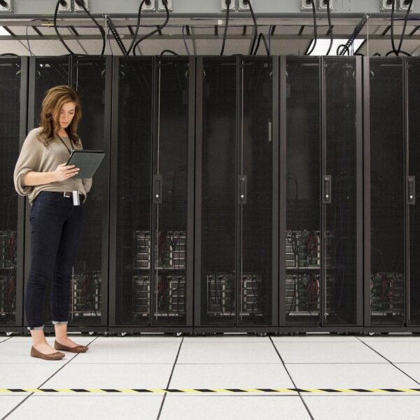 Gartner Warns: 2026 Will Bring AI Agents in B2B Buying, “Programmable Money,” and “AI-Free” Talent Hiring Tests