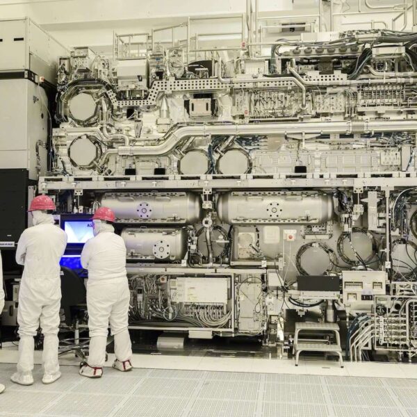 Intel Sounds Like a “Luxury Plan B” Again: Apple, NVIDIA, AMD, Google, and Broadcom Are Exploring Their Nodes and Advanced Packaging