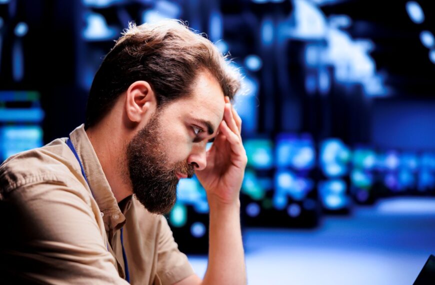 24 Hours Around a Peak: When Marketing and IT Play for Keeps and the Server Can’t Fail