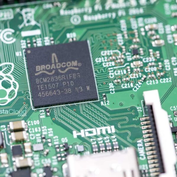 Broadcom Accelerates the Race Toward 6G with BroadPeak: a 0.4 to 8.5 GHz DFE SoC Designed for Massive MIMO