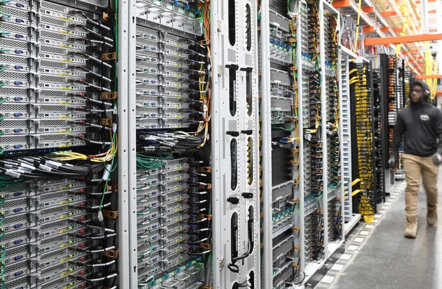 AWS experiences outage in Middle East after data center damage in the UAE: the “cloud” reveals its physical Achilles’ heel