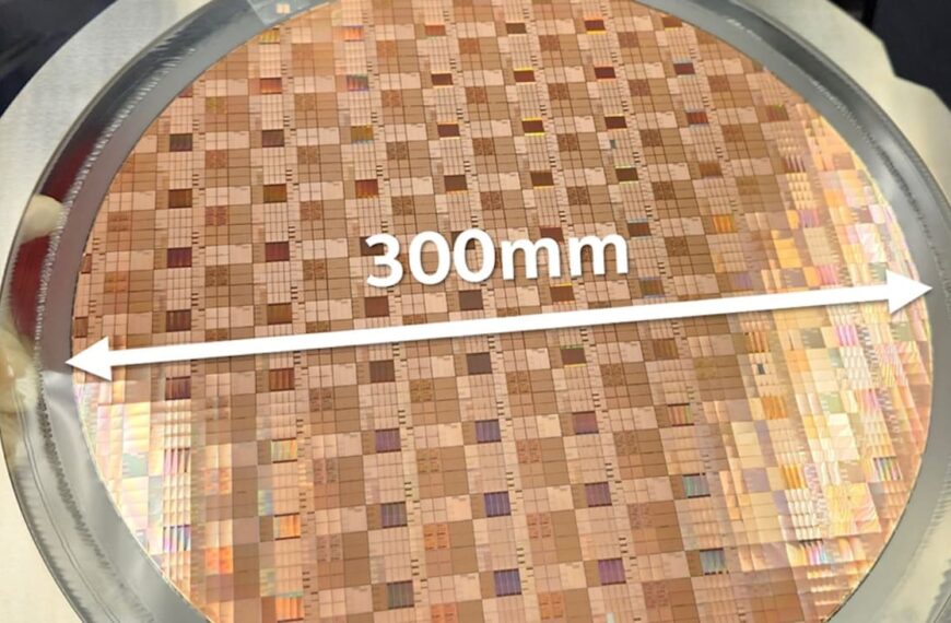 Intel boasts the world’s thinnest GaN chiplet and targets networks and data centers