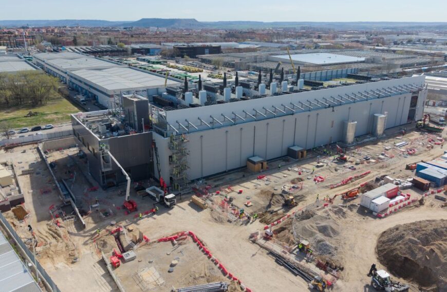 Iron Mountain accelerates in Madrid: MAD-2 to arrive with 10 MW in 2026 and MAD-3 in 2027