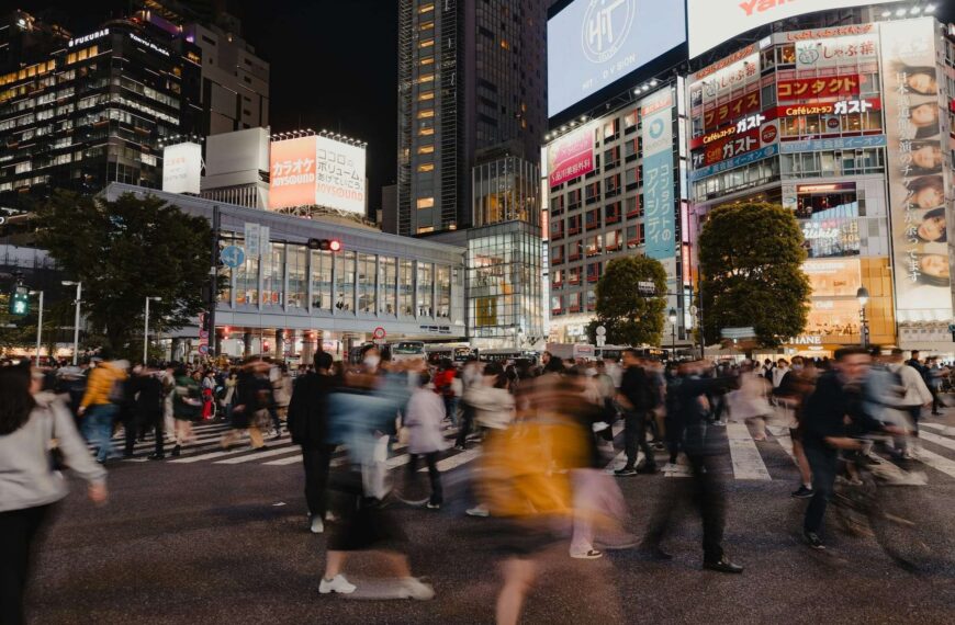 Japan warns of a bottleneck in key chip solvents due to the Strait of Hormuz crisis