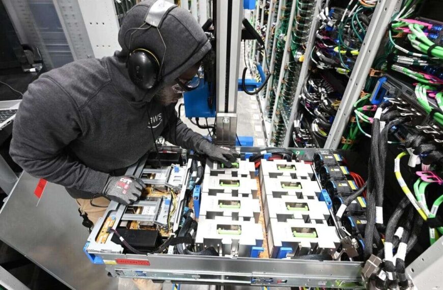 Amazon tests prefabricated data centers to accelerate the AI era