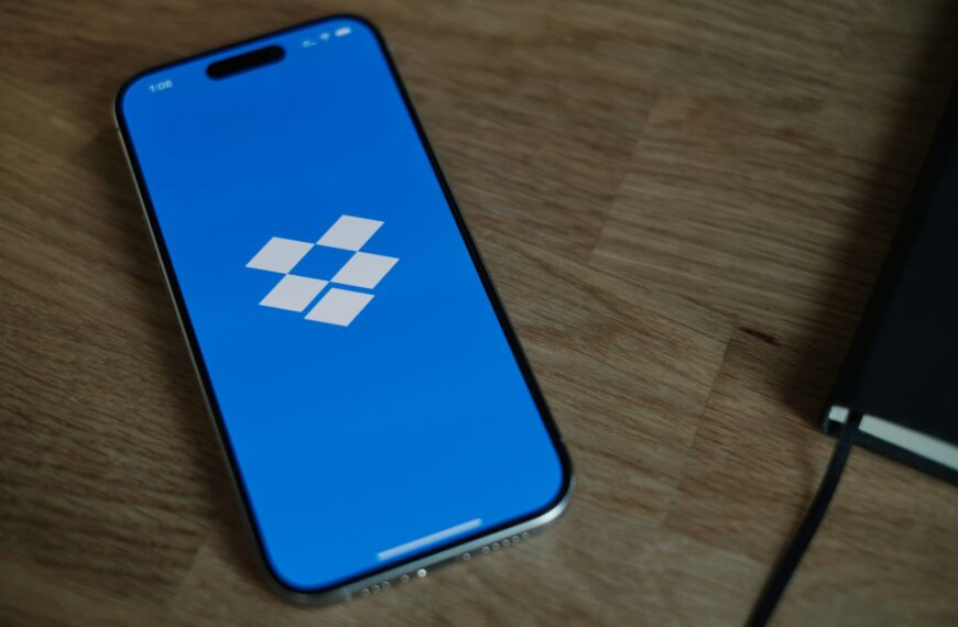 Dropbox begins a new chapter: Drew Houston steps down as CEO after 19 years