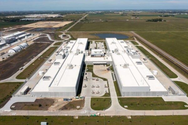 Meta steps up its AI data center investment as it prepares more layoffs ...