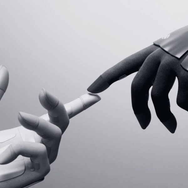 China accelerates the race for robotic hands: the bottleneck of humanoids