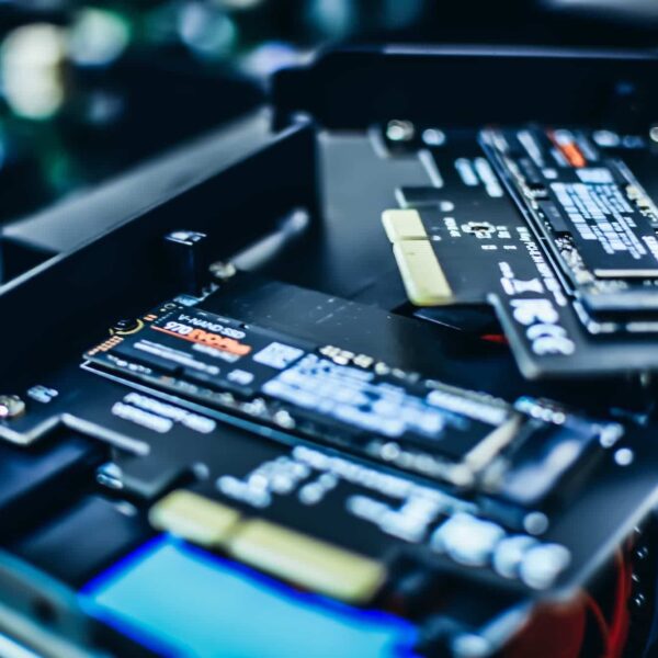 AI-assisted drives corporate SSD demand and strains NAND