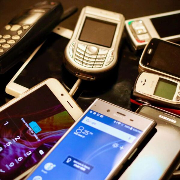 The Memory Crisis Destroys Smartphones and Favors Samsung and Apple