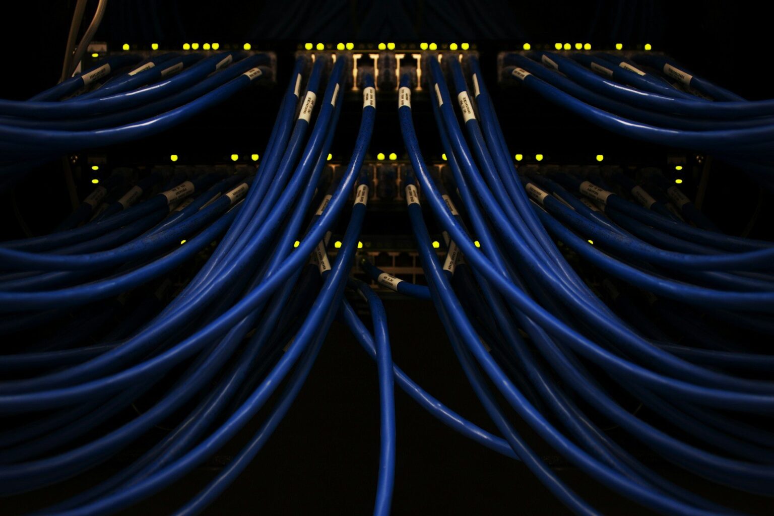 cables red network