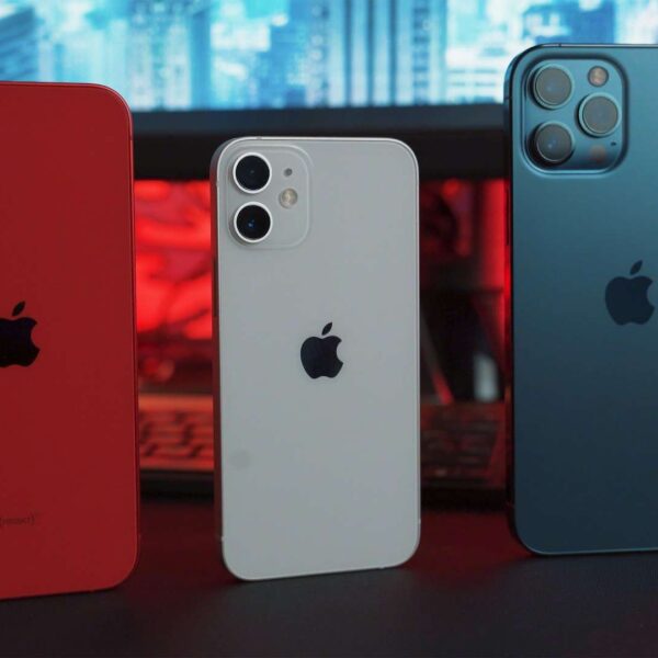 Smartphones representing global production by Samsung and Apple